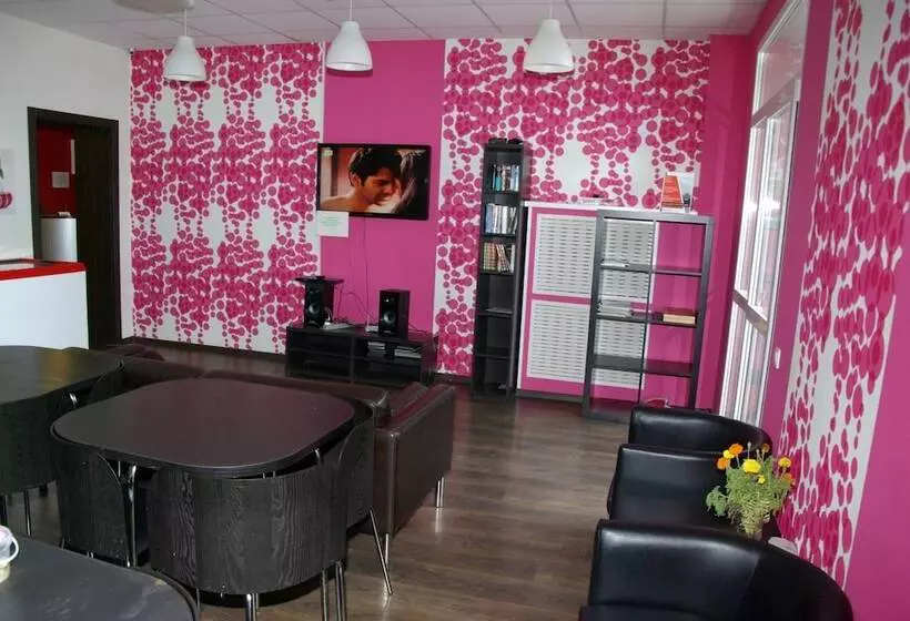 هتل Cherry Hostel