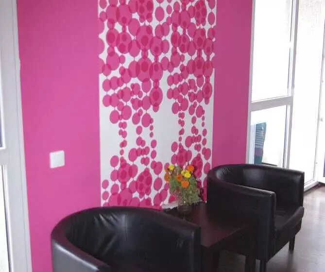 هتل Cherry Hostel