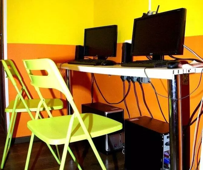 هتل Cherry Hostel