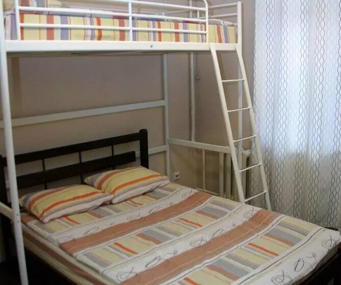 هتل Cherry Hostel
