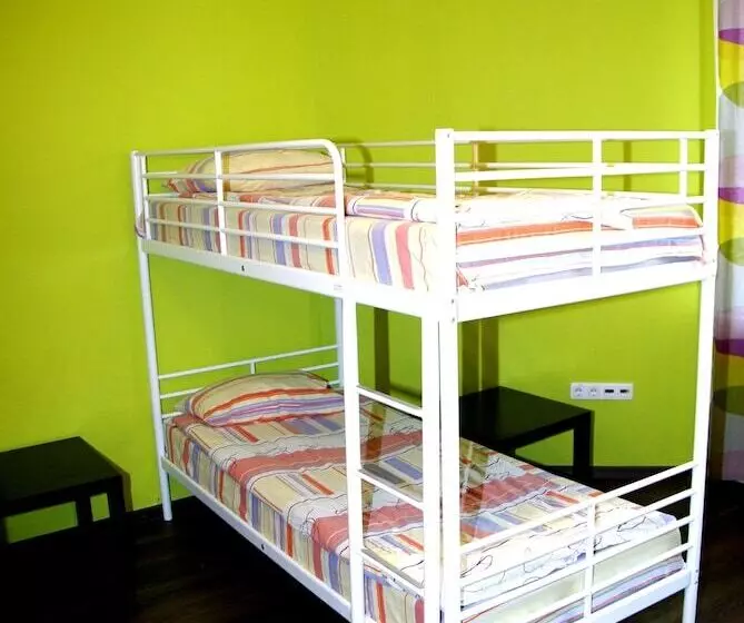 هتل Cherry Hostel