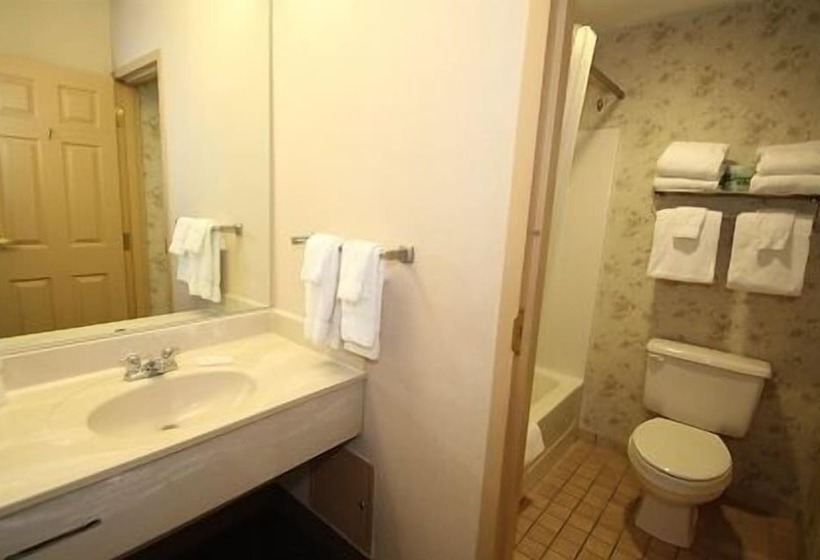 Szálloda Darien Lake Lodge On The Lake