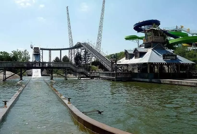 Hotelli Darien Lake Lodge On The Lake