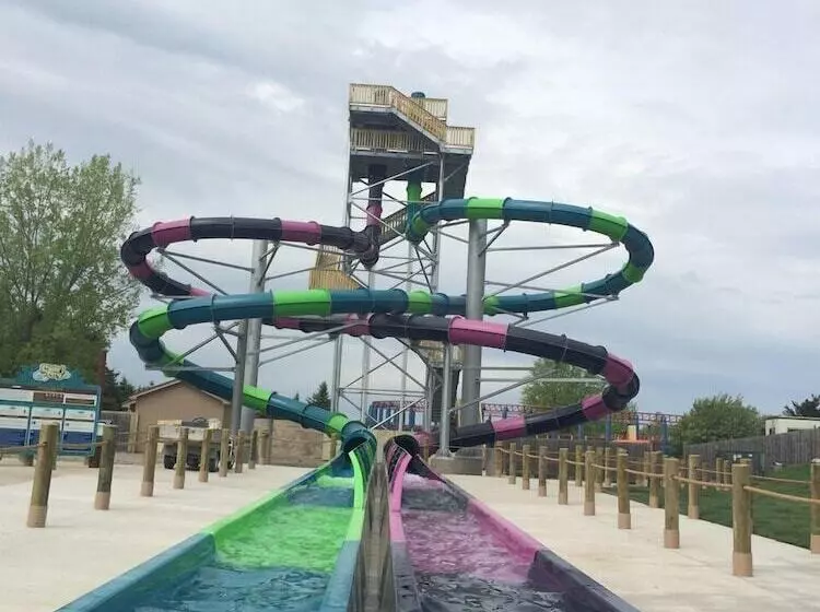 Hotelli Darien Lake Lodge On The Lake