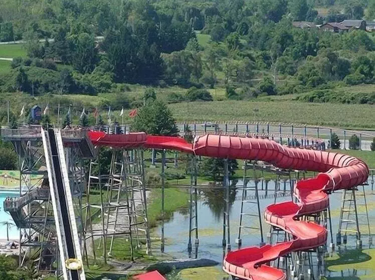 Hotelli Darien Lake Lodge On The Lake