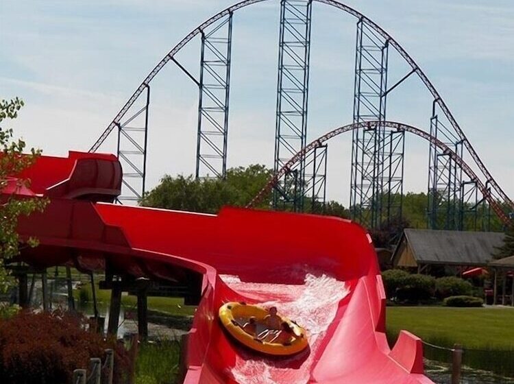 Szálloda Darien Lake Lodge On The Lake