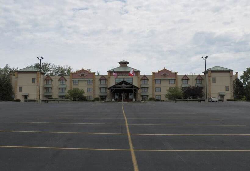 Szálloda Darien Lake Lodge On The Lake