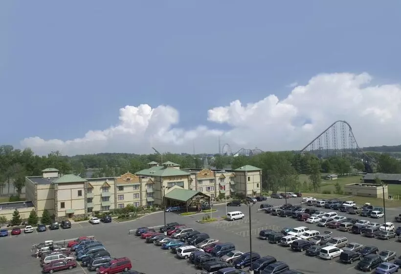 Hotelli Darien Lake Lodge On The Lake