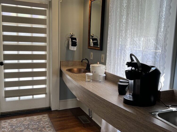 酒店 The Buxton Inn