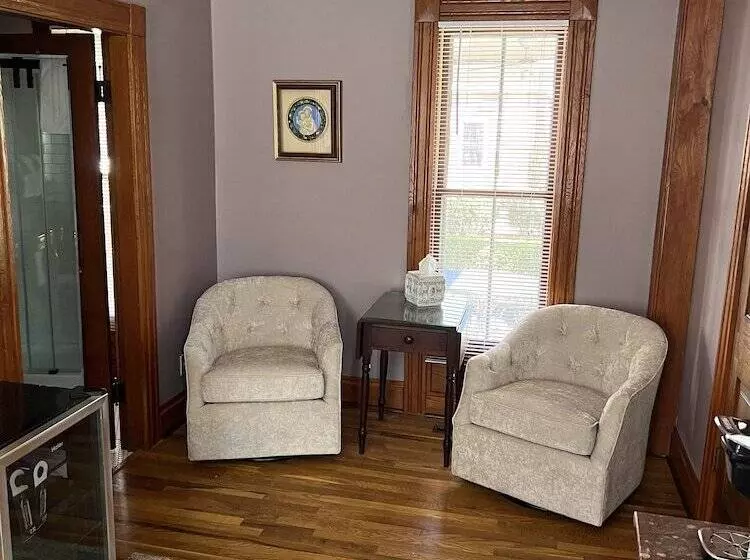 Hotelli The Buxton Inn