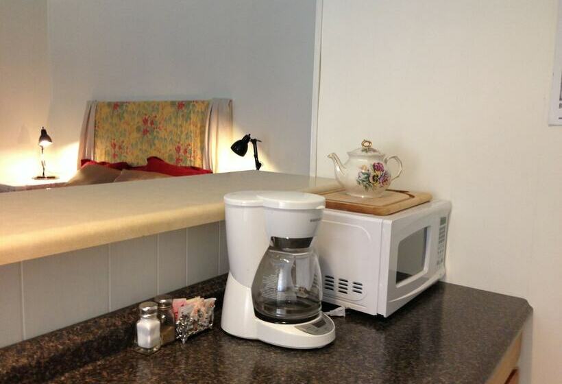 Отель The Holy Moly Blues Central