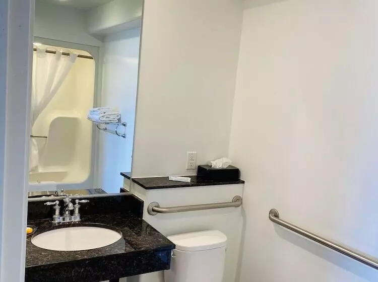 Hotelli The Pines Country Inn