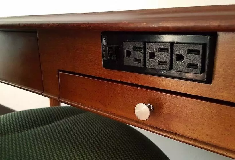 Hotelli The Pines Country Inn