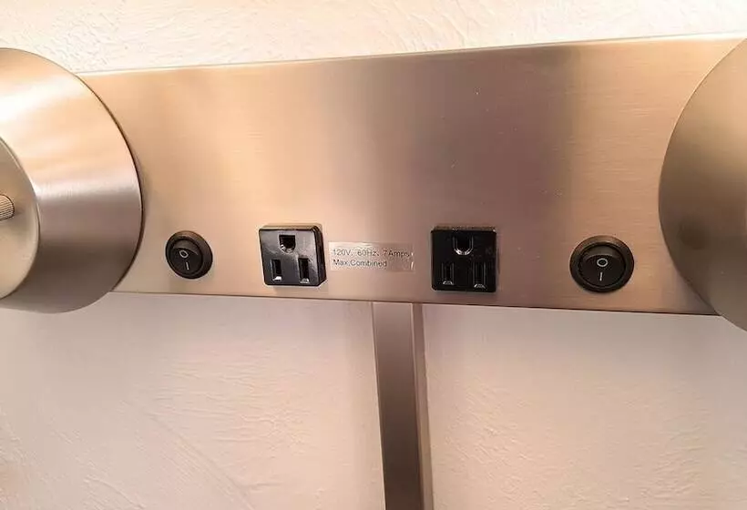 Hotelli The Pines Country Inn