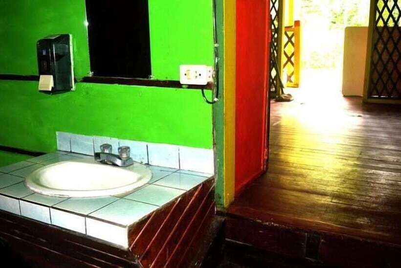 Hotel Yare Jungle Lodge