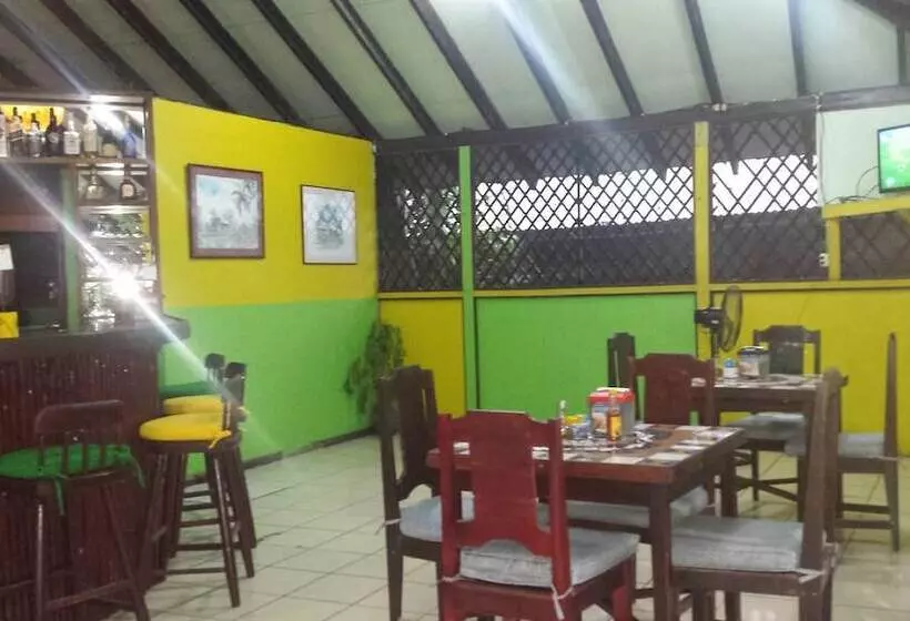 Hotelli Yare Jungle Lodge