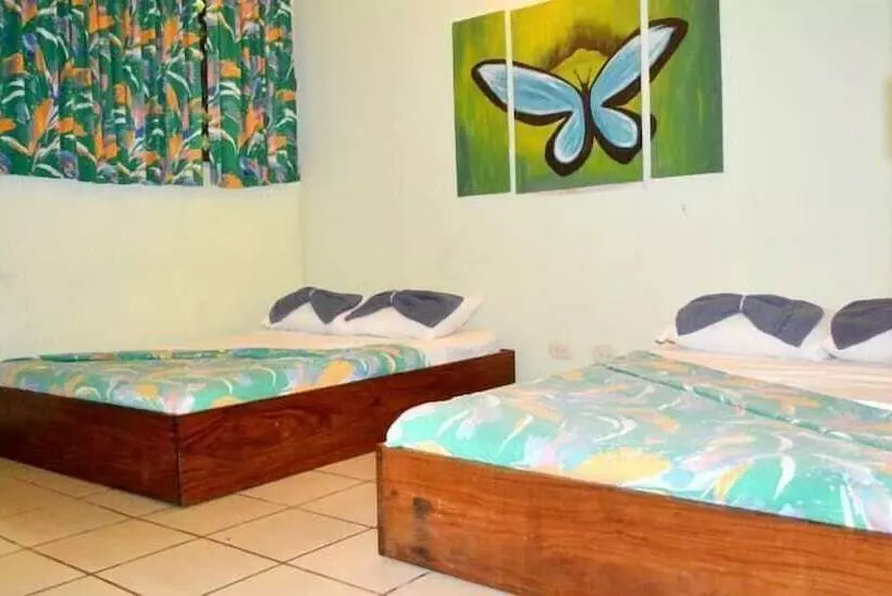 Hotelli Yare Jungle Lodge