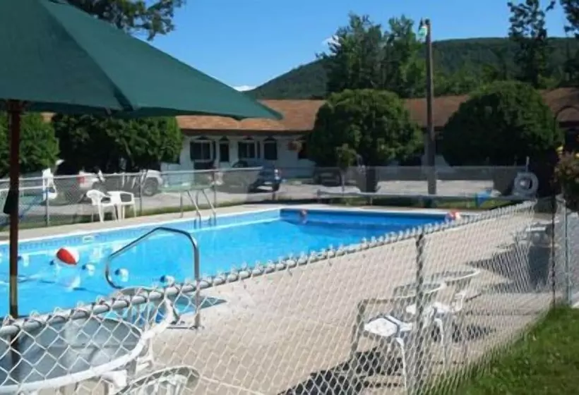 Moose Brook Motel