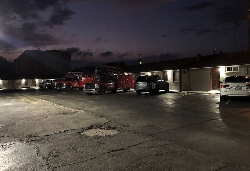 فندق على الطريق Budget Inn Ada