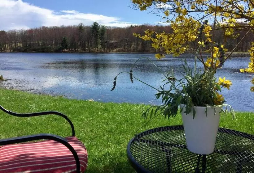 Motelli Lake Moc A Tek Inn