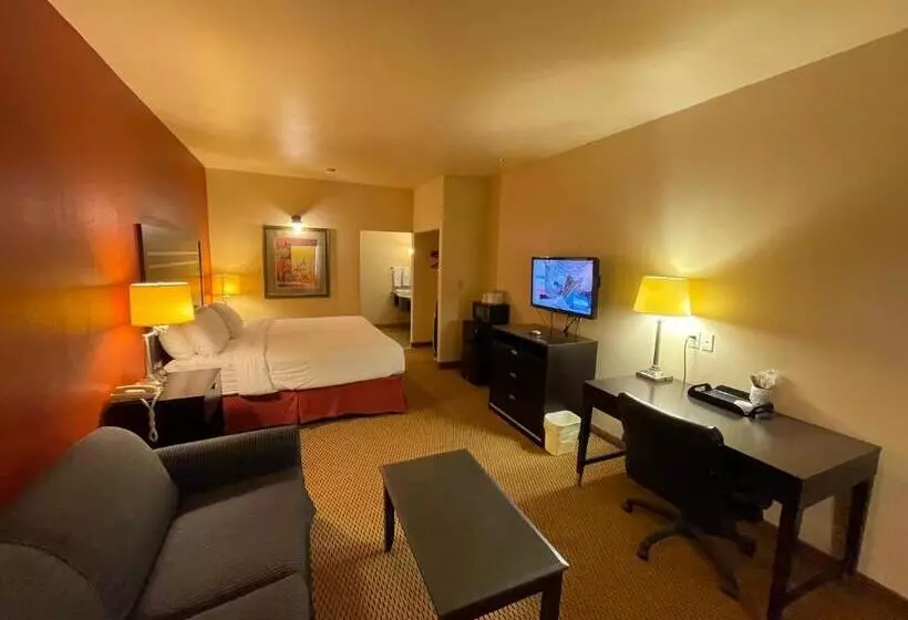 Motelli Sunbridge Inn And Suites