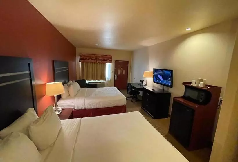 Motelli Sunbridge Inn And Suites