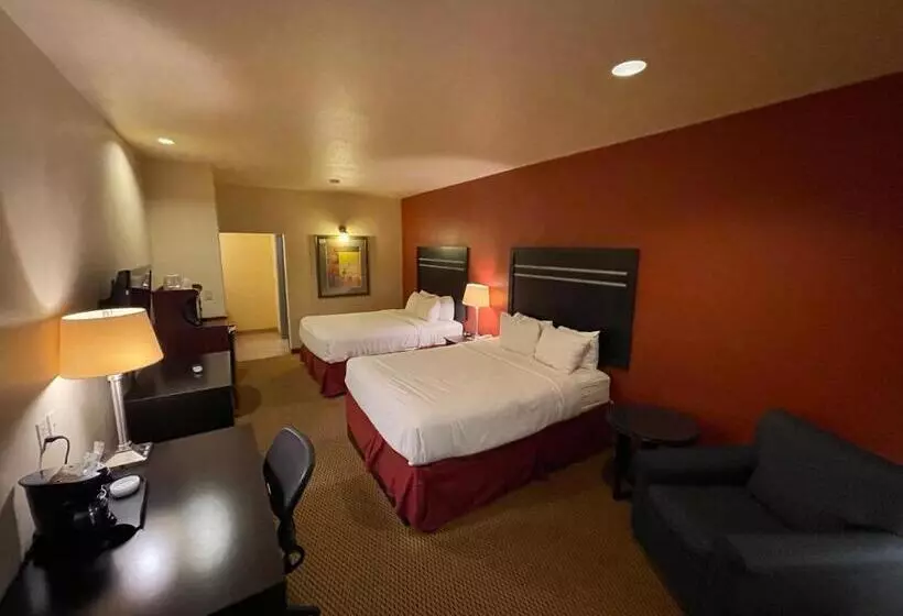 Motelli Sunbridge Inn And Suites