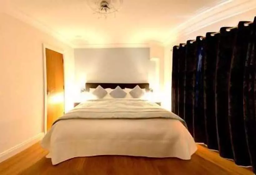 Majatalo Elephant Guest House