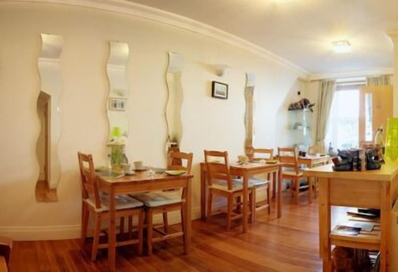 פנסיון Elephant Guest House