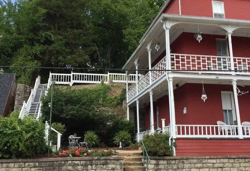 ペンション Elmwood House