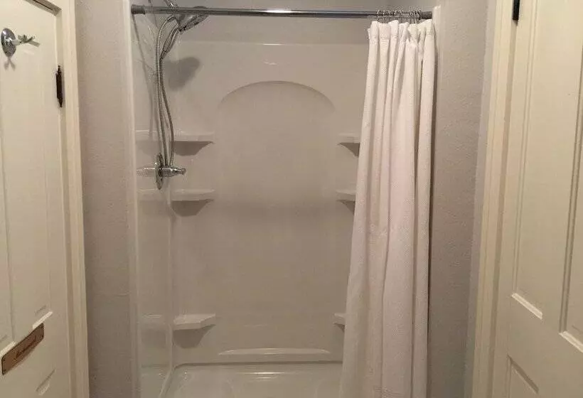 ペンション Elmwood House