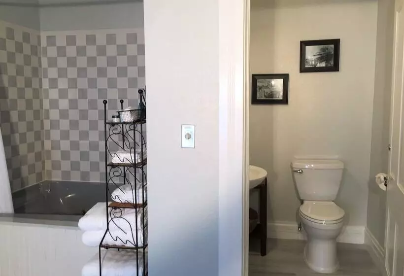 ペンション Elmwood House