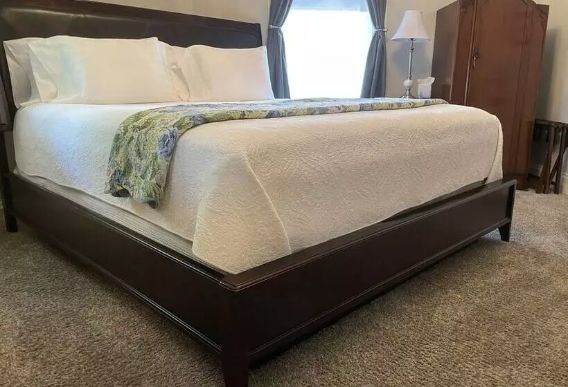 ペンション Elmwood House