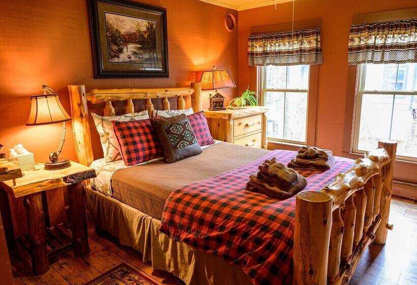 פנסיון Roostercomb Inn