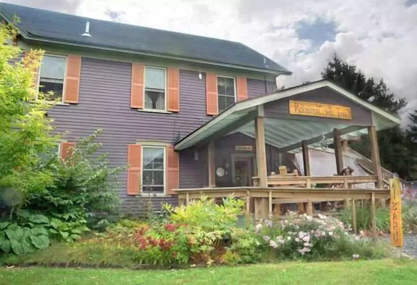 Majatalo Roostercomb Inn