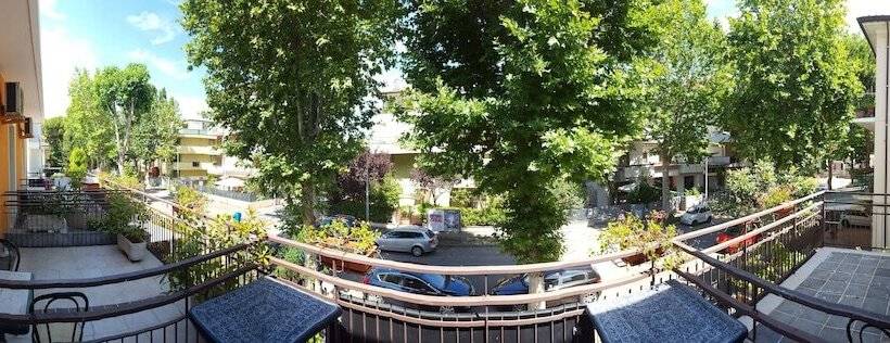 پانسیون Villa Lorena