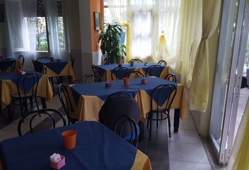 پانسیون Villa Lorena