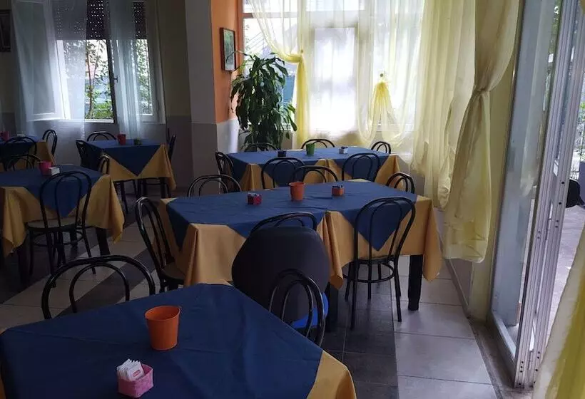 پانسیون Villa Lorena