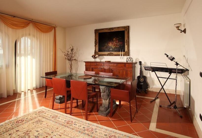 Резиденция Villa Poggio Chiaro