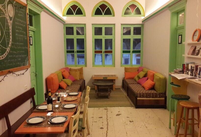 Simsim Guesthouse   Hostel