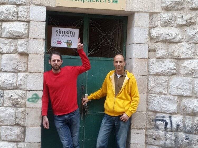 Simsim Guesthouse   Hostel