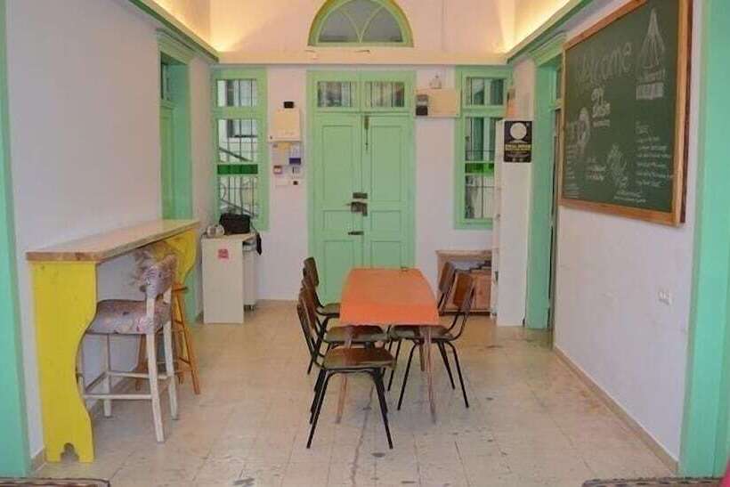 Simsim Guesthouse   Hostel