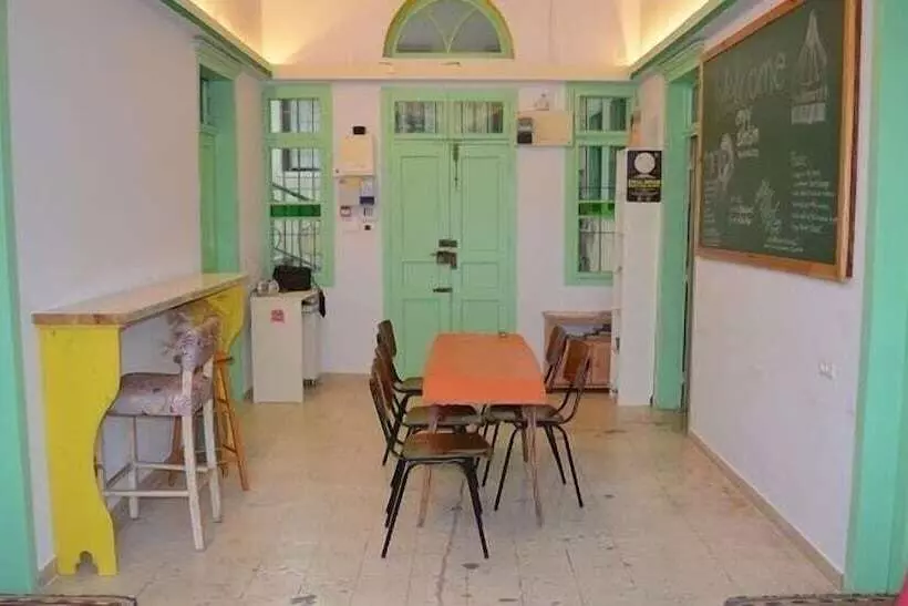 Simsim Guesthouse   Hostel