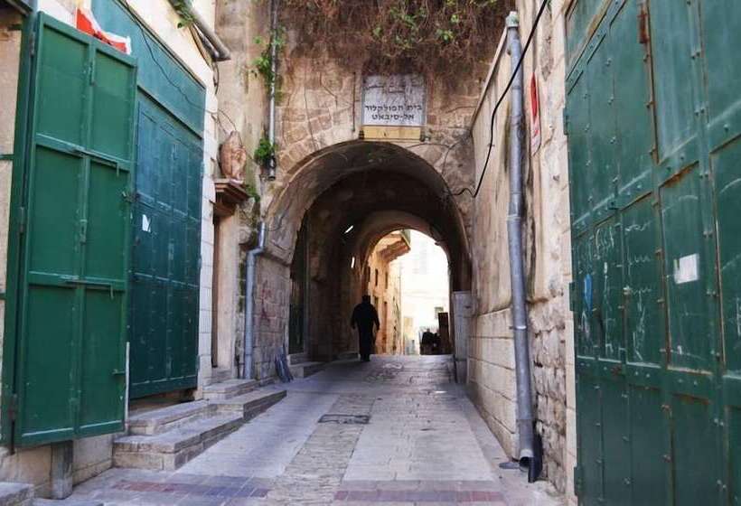 Simsim Guesthouse   Hostel