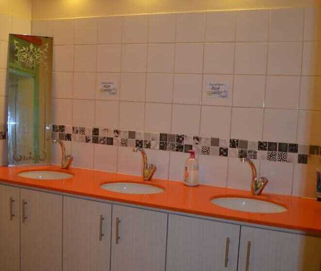 Simsim Guesthouse   Hostel