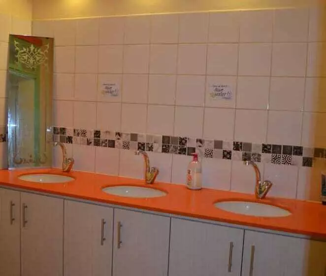 Simsim Guesthouse   Hostel