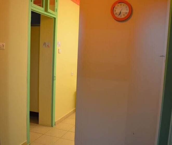 Simsim Guesthouse   Hostel