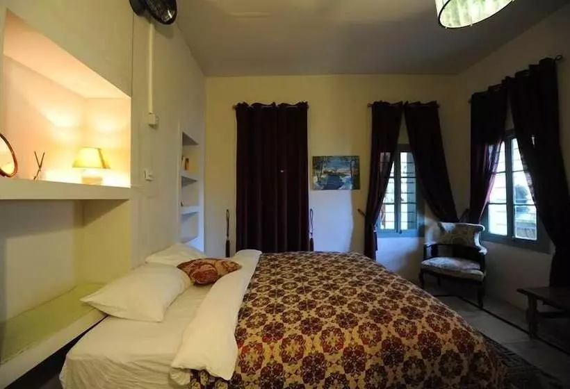 Simsim Guesthouse   Hostel