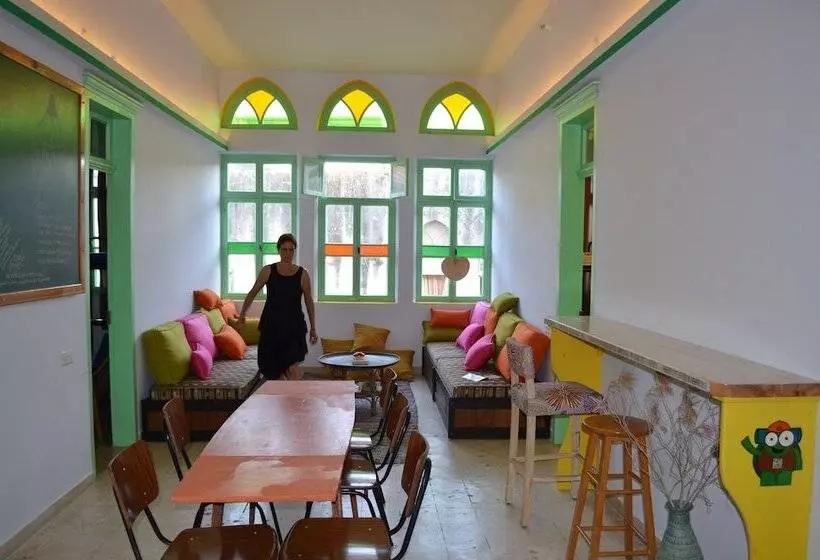 Simsim Guesthouse   Hostel