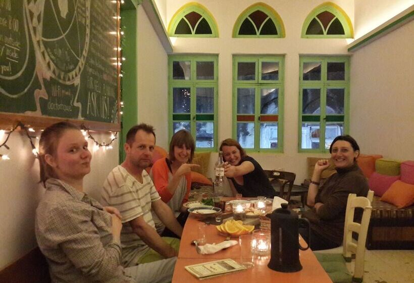 Simsim Guesthouse   Hostel